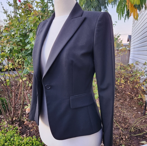 Black blazer - Picture 2 of 5